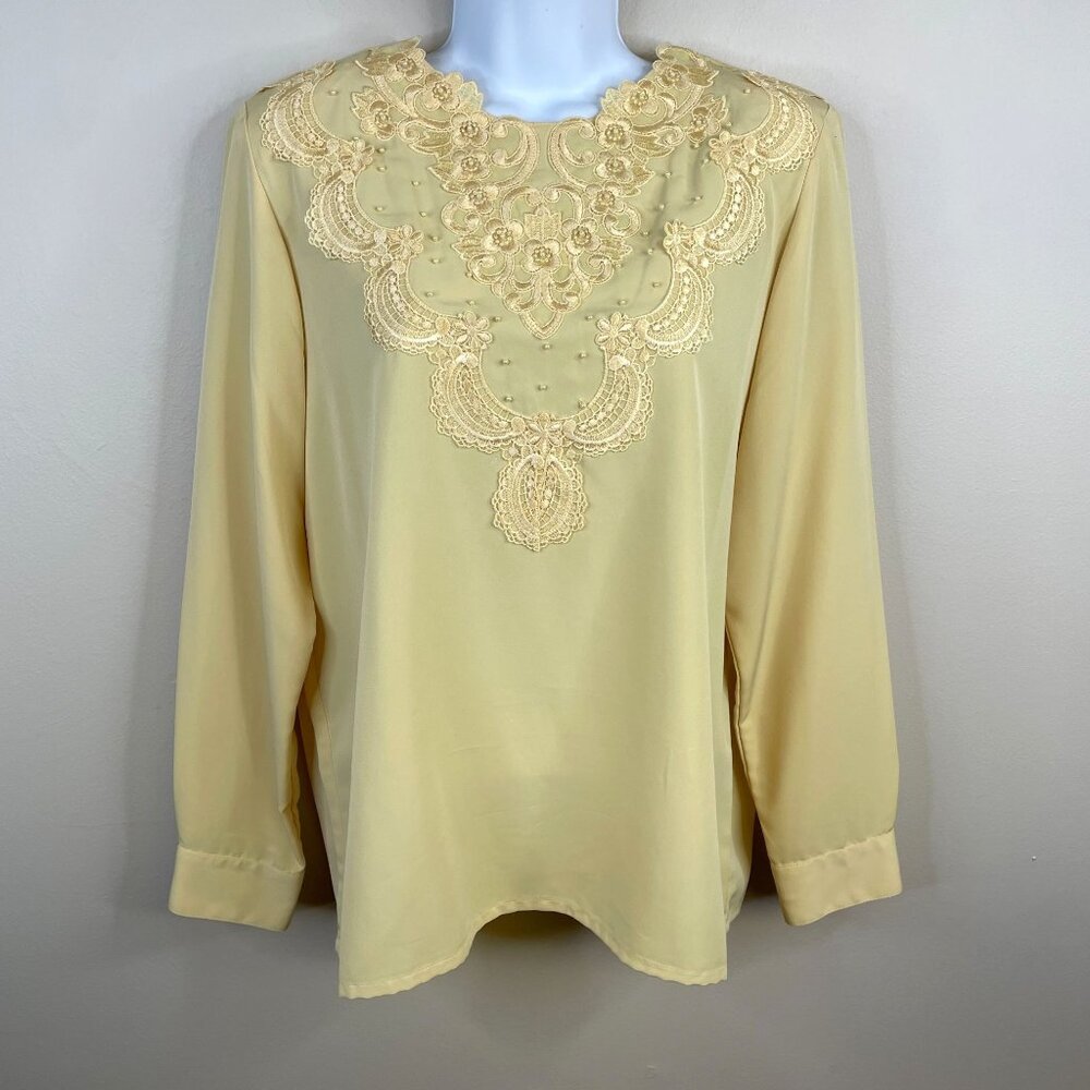 Vintage Top 8 Victorian Cottagecore Floral Lace Beaded Detail Dainty Feminine